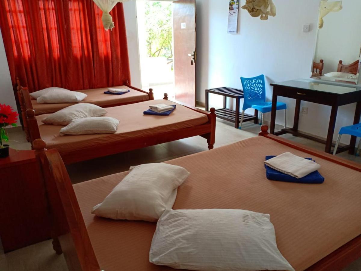 Hotel Senora Kataragama Exteriör bild