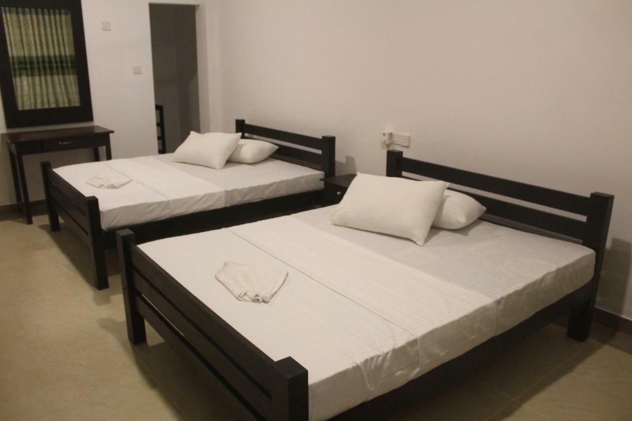 Hotel Senora Kataragama Exteriör bild