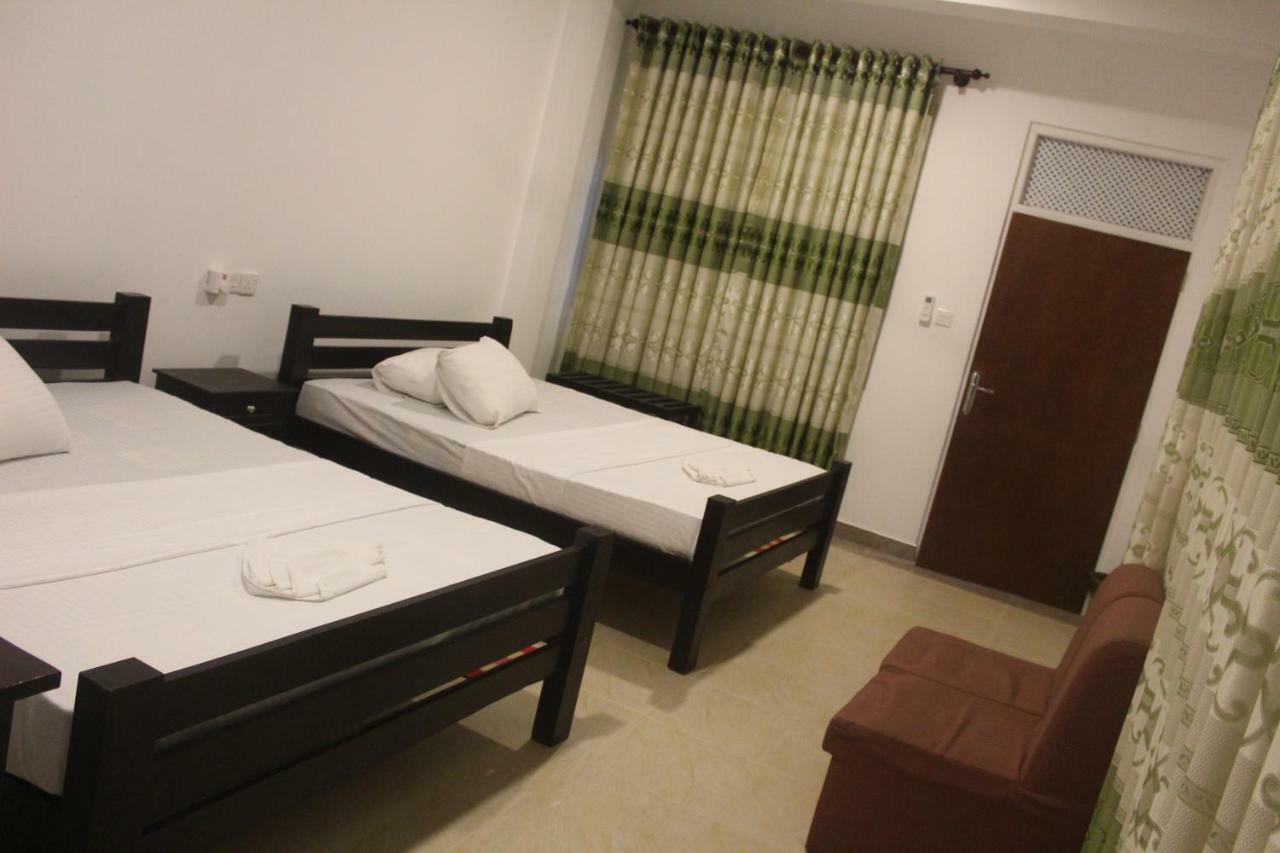 Hotel Senora Kataragama Exteriör bild